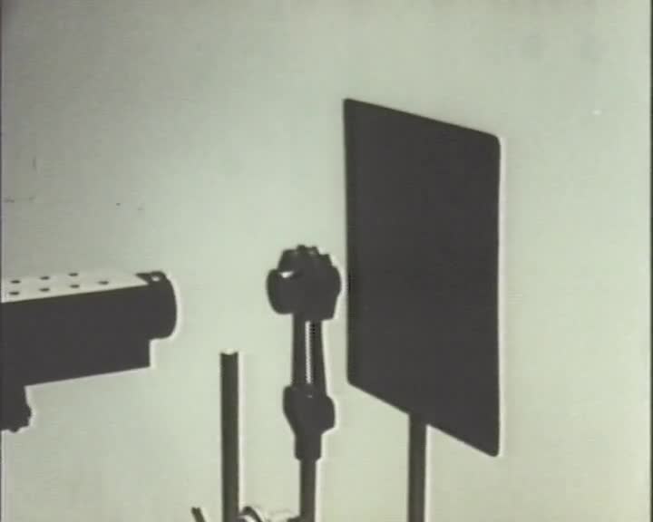 Diffraction de Fresnel / 3. Diffraction par un trou circulaire