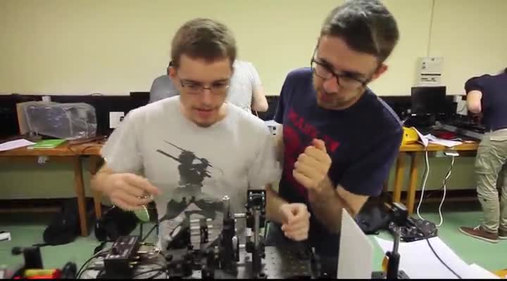 Lumière sur un enseignement innovant : construire son microscope tomographique